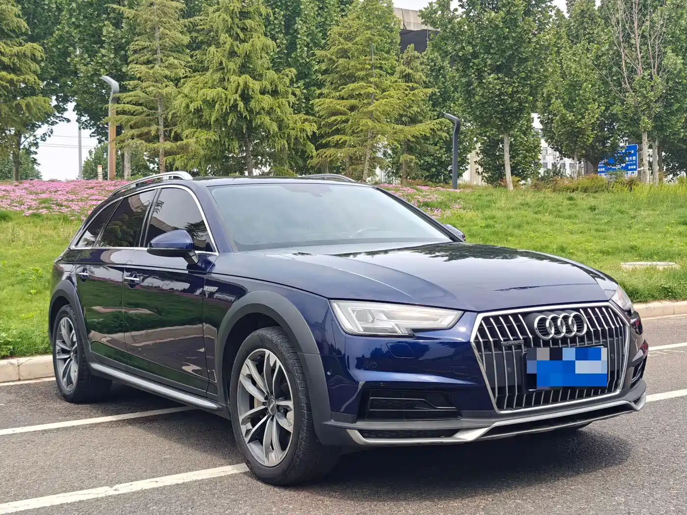 Photo 3 - Audi A4 (Import)