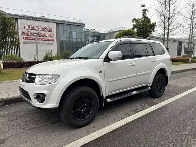 MITSUBISHI PAJERO JINCHANG
