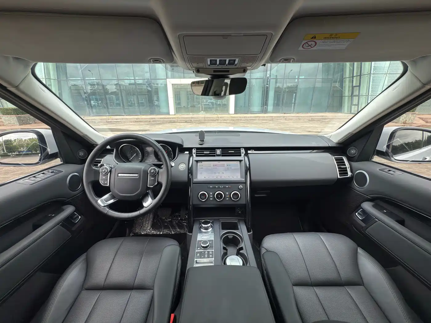 Land Rover Discovery 2018 2.0T SE фото 8