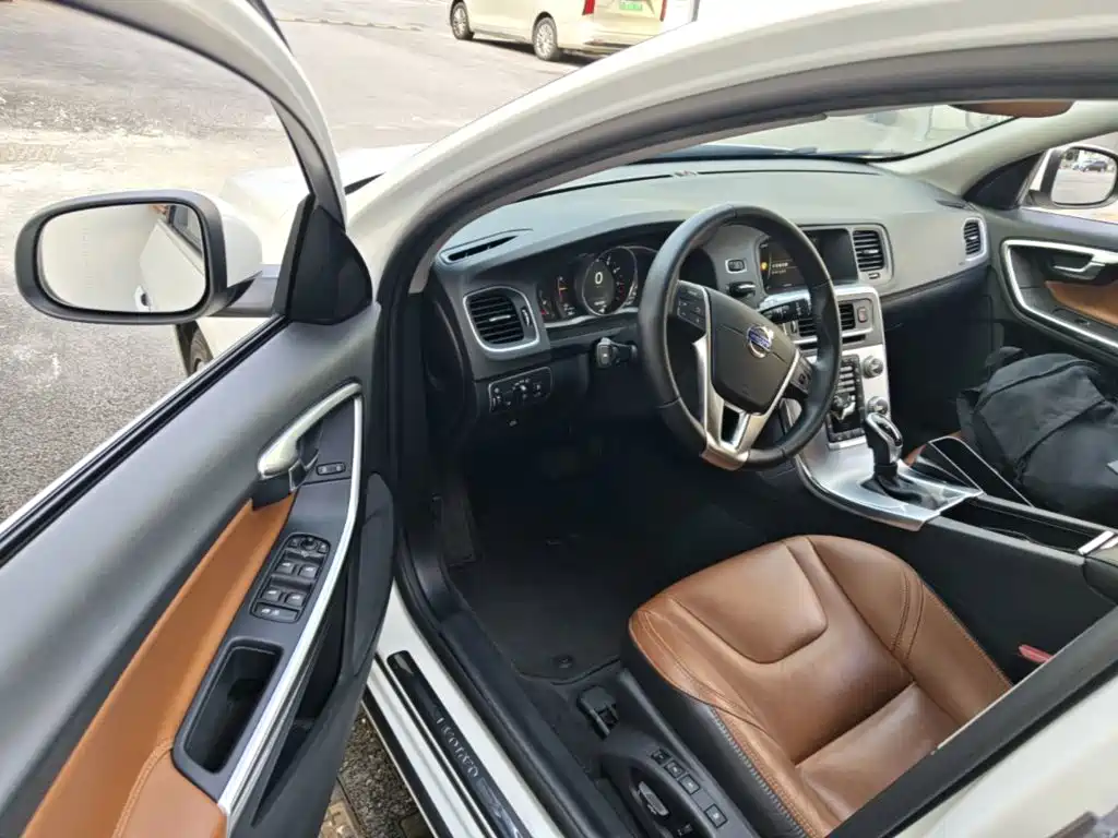 Volvo V60 2017 2016 T5 Inscription Edition