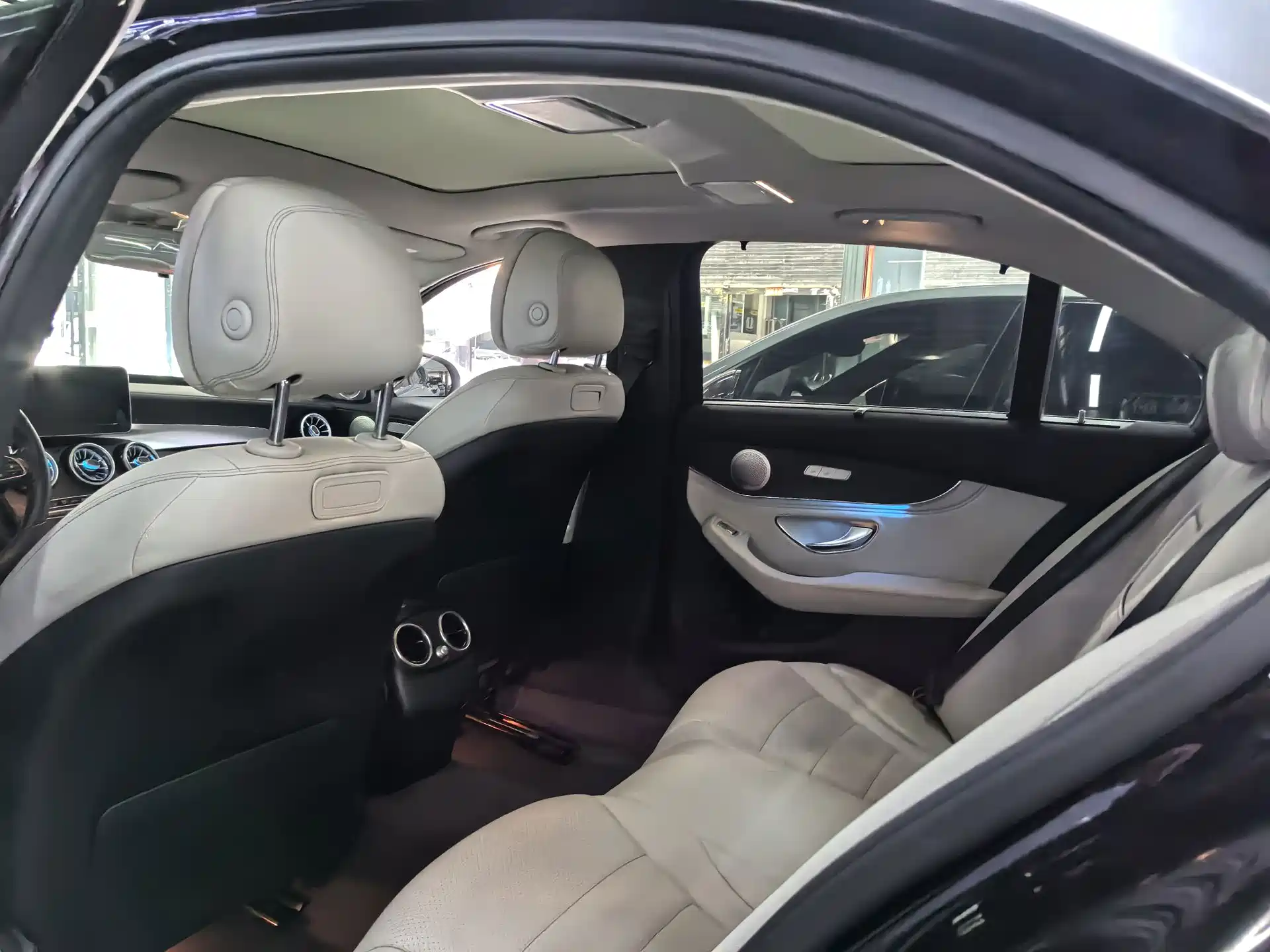 Фото 8 - Mercedes-Benz C-Class