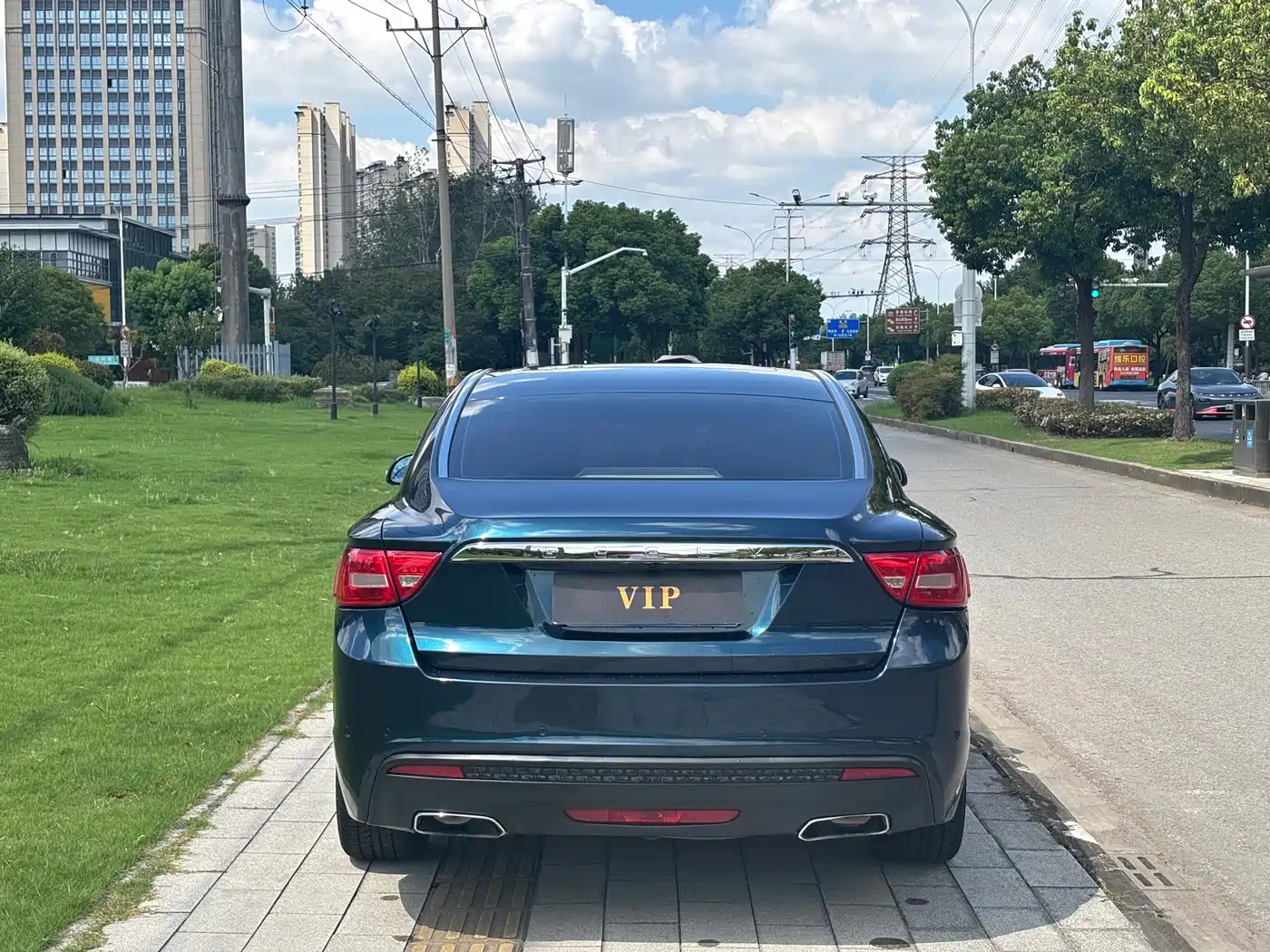 Фото 9 - Geely Borui
