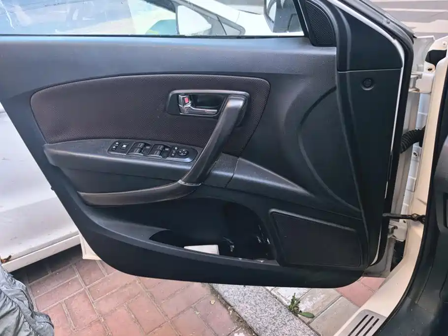 Фото 7 - Besturn X80