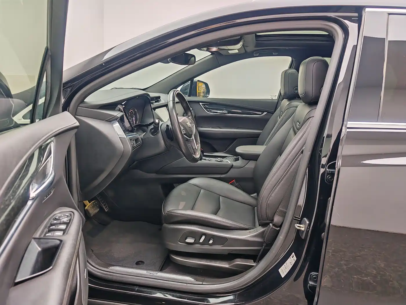 Фото 14 - Cadillac XT5