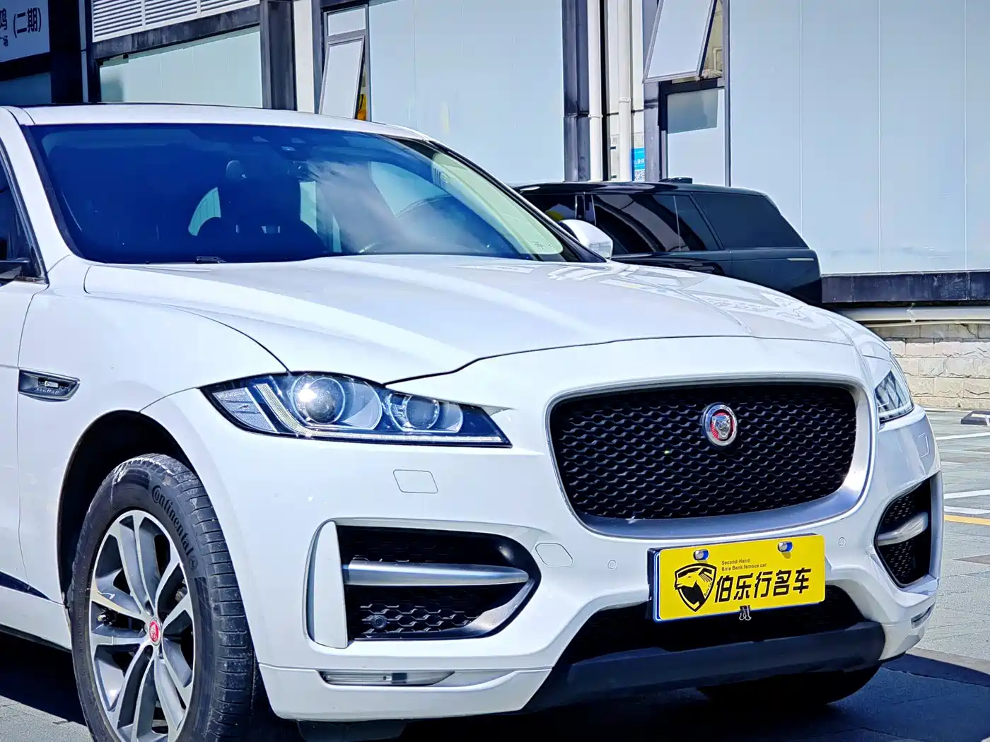 Фото 4 - Jaguar F-PACE