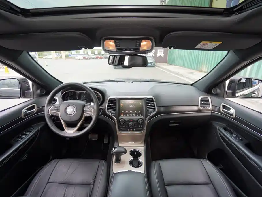 Фото 4 - Jeep Grand Cherokee (Import)