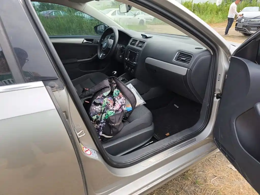 Фото 9 - Volkswagen Sagitar