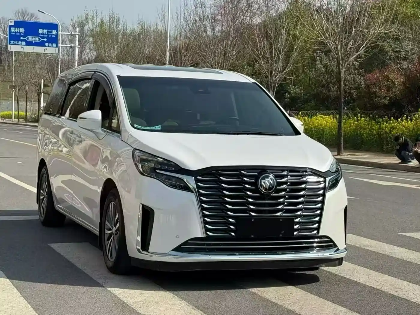 Buick GL8 2023 ES Landmaster Exclusive фото 3