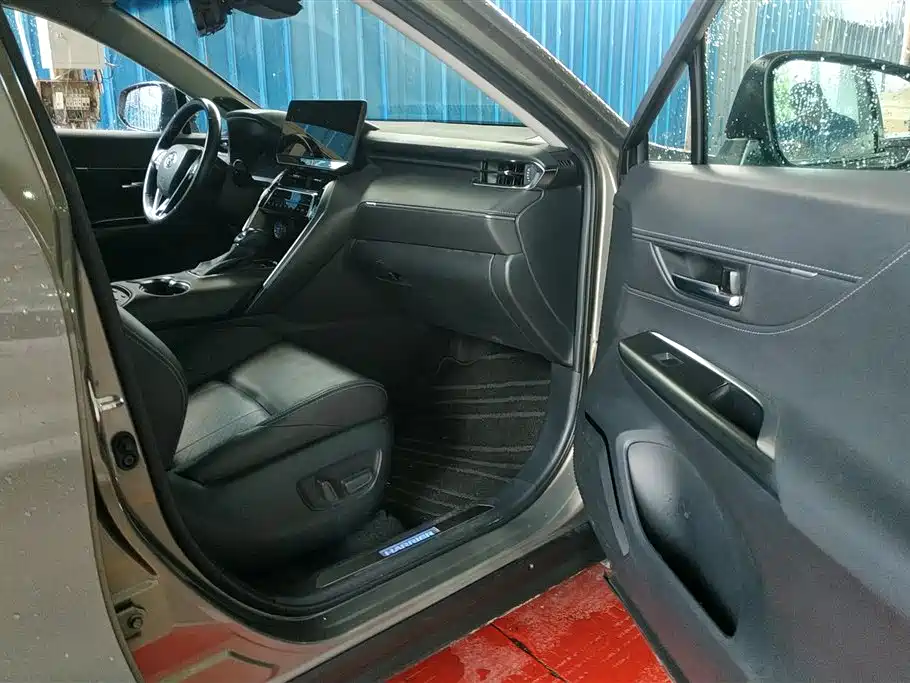Toyota Lingfang HARRIER 2022 Hybrid 2.5L CVT 4WD Flagship Edition фото 8