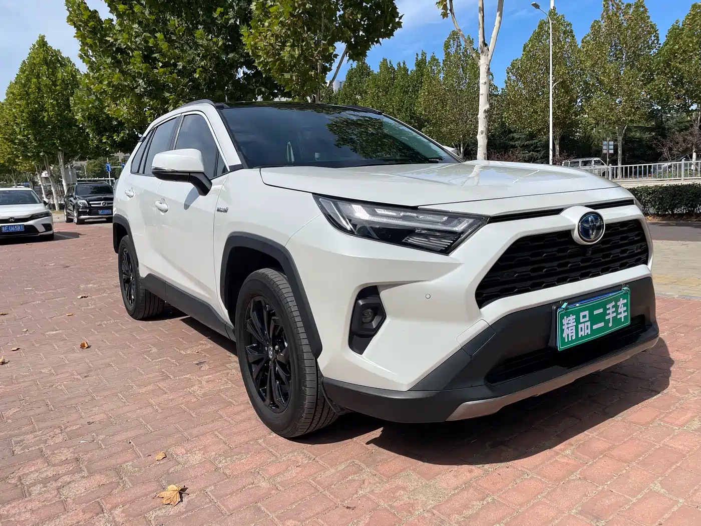 Фото 3 - Toyota RAV4