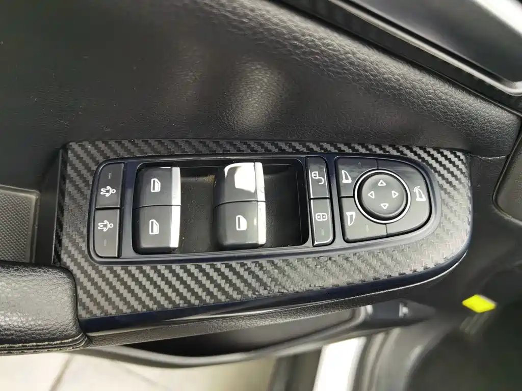 BYD Tang 2020 2019 2.0T Automatic Smart Connect Luxury 5-seater China VI