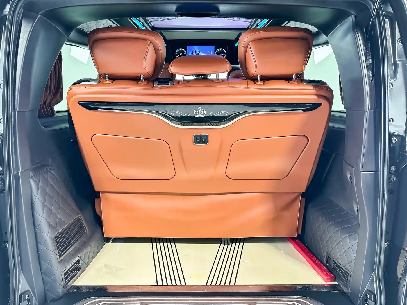 Mercedes-Benz V-Class 2021 V 260 L Long Wheelbase Premium Edition фото 14