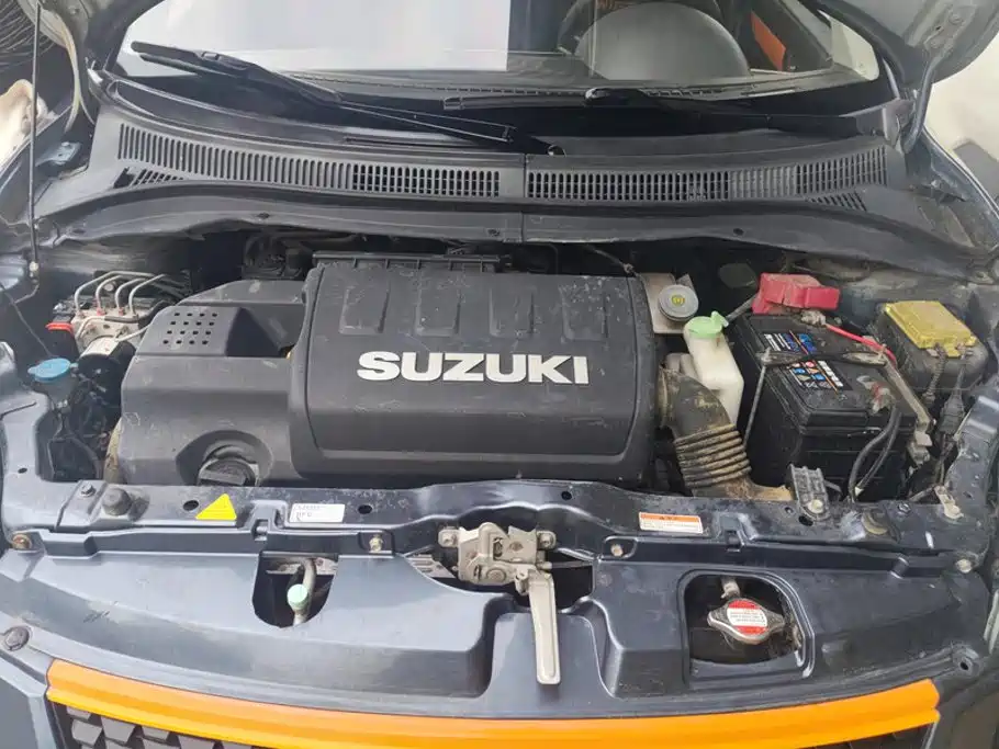 Фото 10 - Suzuki Swift