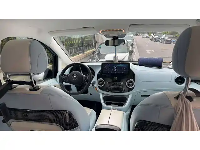 Mercedes-Benz Vito 2021 2.0T Elite 7-Seater — фото 5