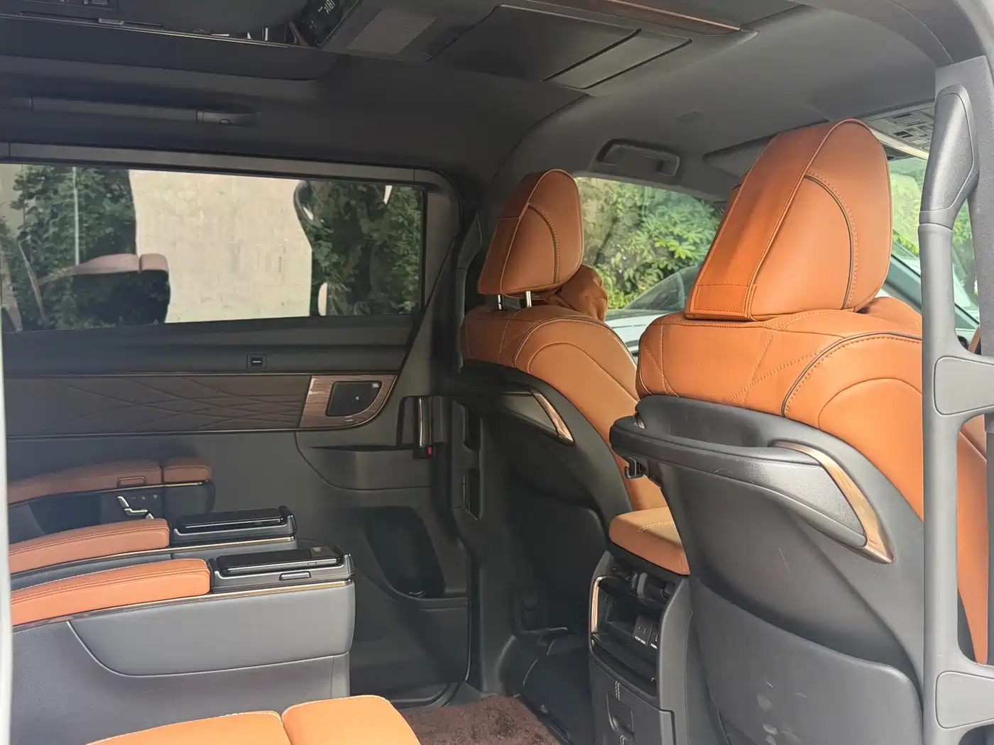 Toyota Vellfire 2025 2024 Crown Hybrid 2.5L Premium Edition