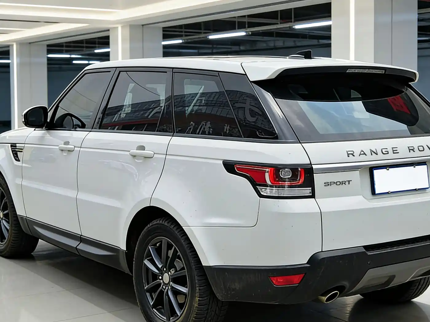 Land Rover Range Rover Sport 2016 Model 3.0 SC V6 HSE фото 7