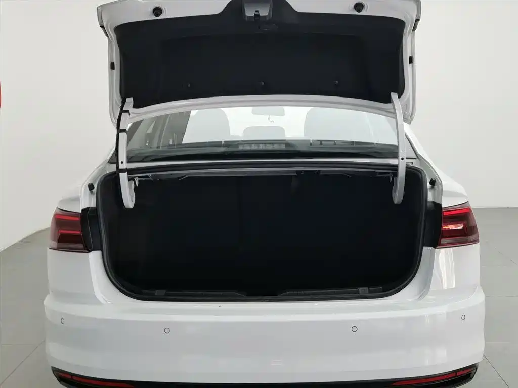 Volkswagen Bora 2019 Facelift 1.5L Manual Fashion China VI фото 16