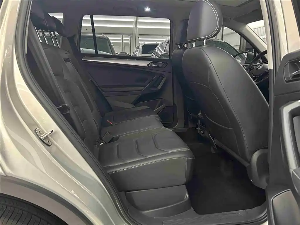 Volkswagen Tiguan L 2019 330TSI Auto 2WD Panorama Comfort Edition China V фото 16
