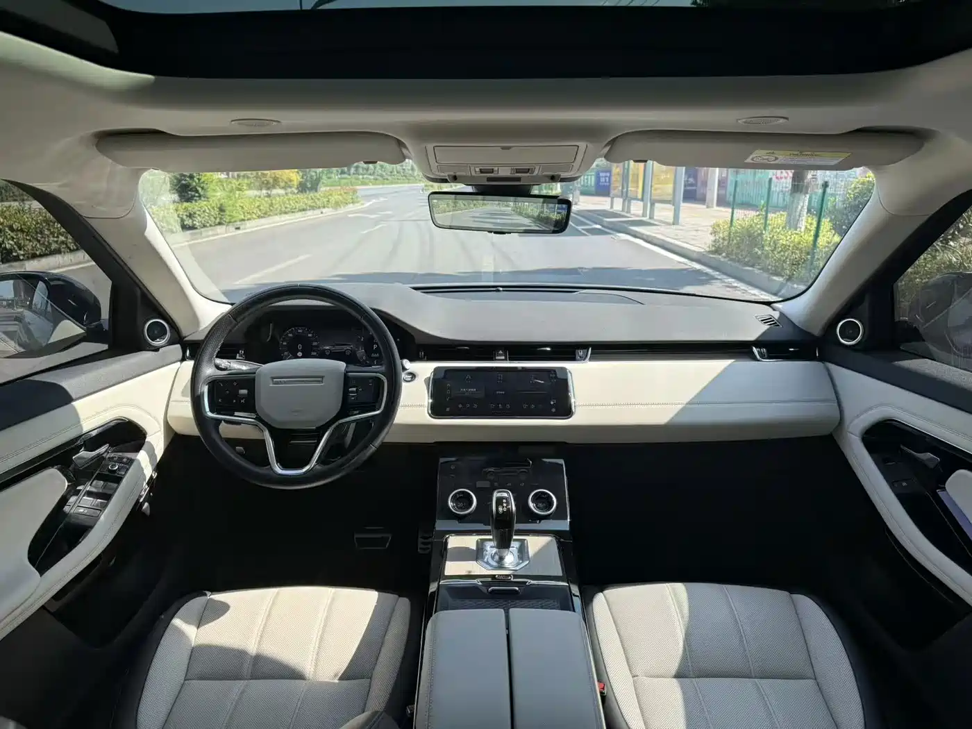 Photo 5 - Land Rover Range Rover Evoque