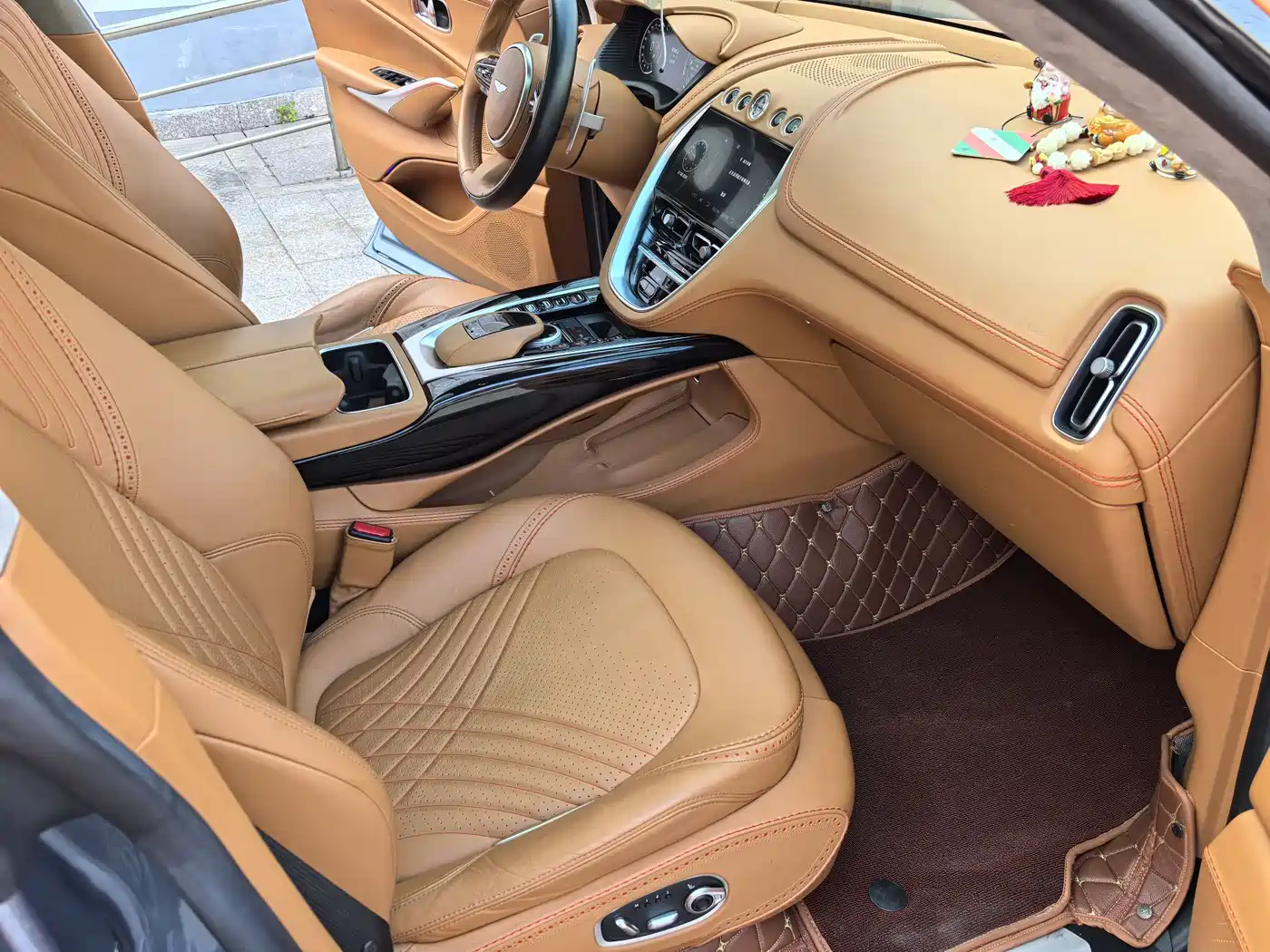 Aston Martin DBX 2021 2022 4.0T V8