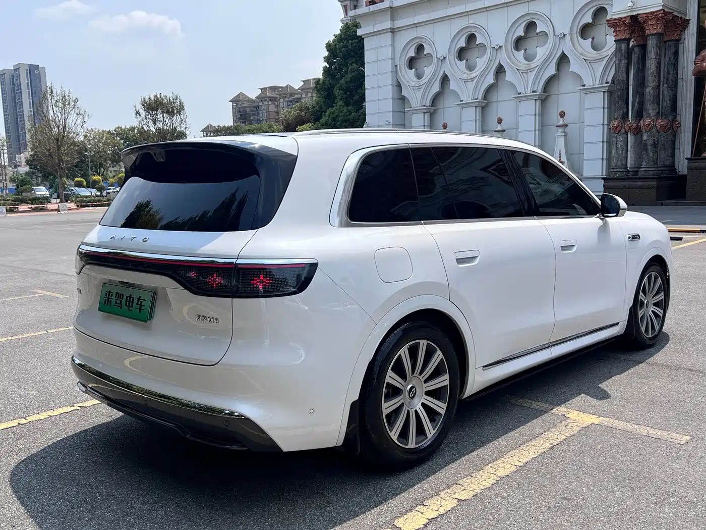 AITO Wenjie AITO M8 2025 Range Extender Max+ Edition 53.4kWh 5-seater фото 7
