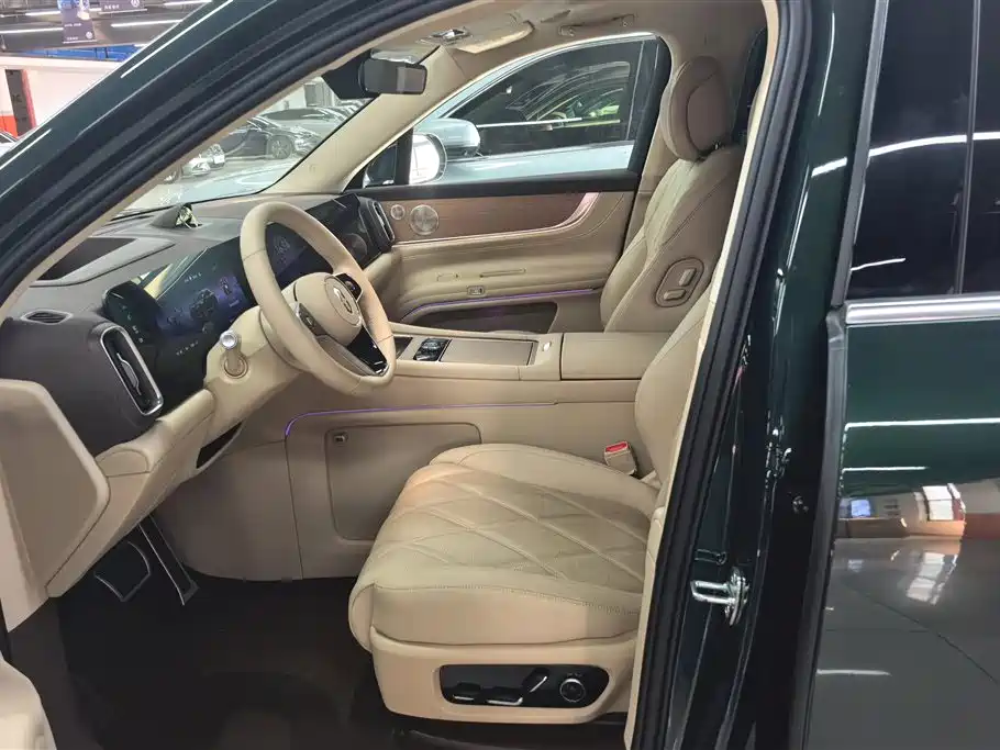 AITO Wenjie AITO M9 2025 Pure Electric Ultra 100kWh 6-Seater фото 9