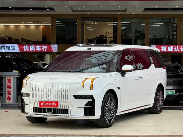  ZEEKR Zeekr 009 2024 6-seat Executive AWD 108kWh