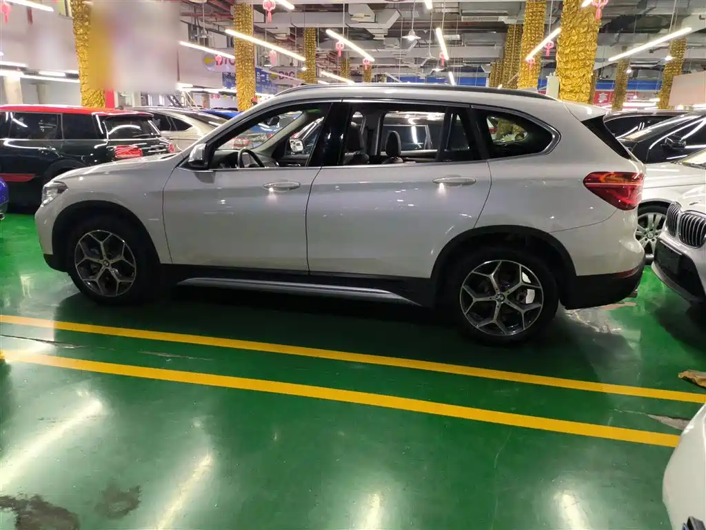 BMW X1 2019 sDrive18Li Premium Model фото 7