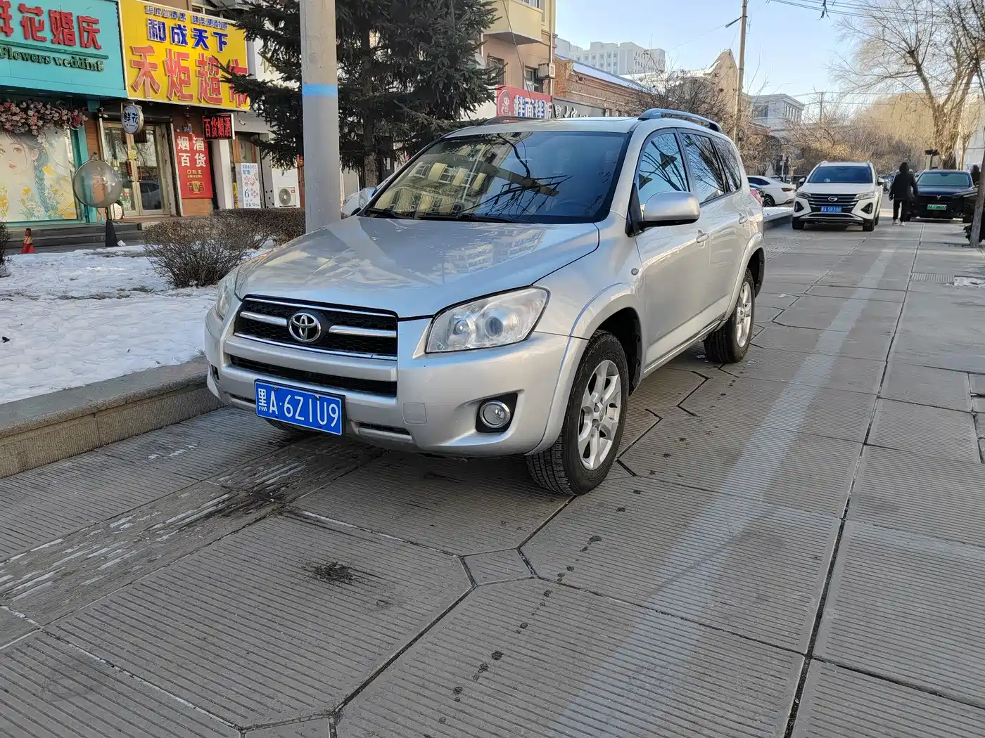 Toyota RAV4 Rongfang 2010 2.4L Automatic Luxury Upgrade Edition фото 2