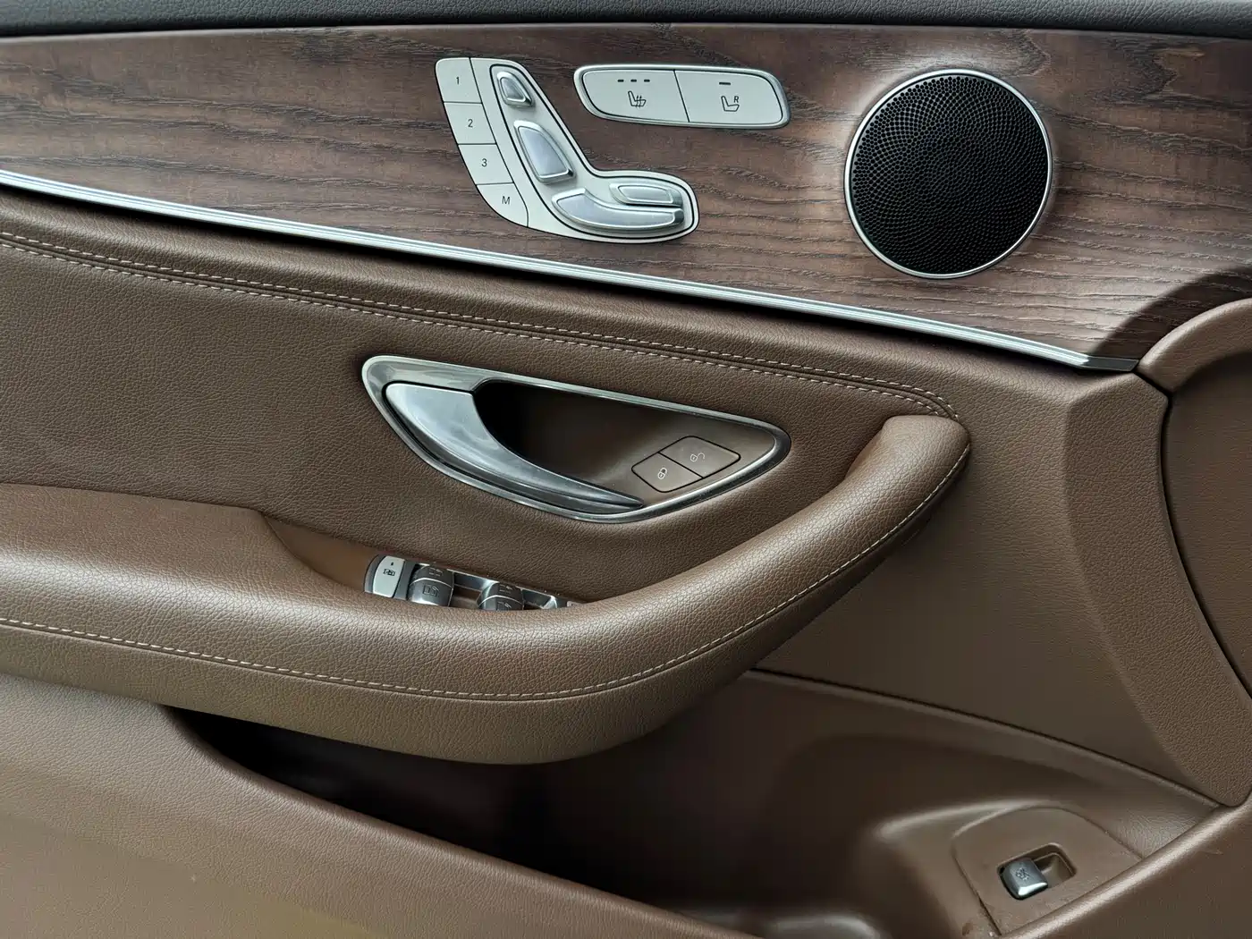 Mercedes-Benz E-Class 2021 E 300 L Fashion фото 11