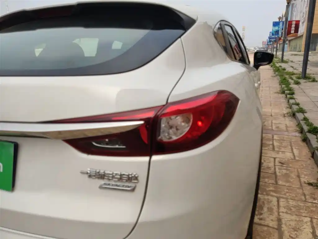 Фото 8 - Mazda CX-4