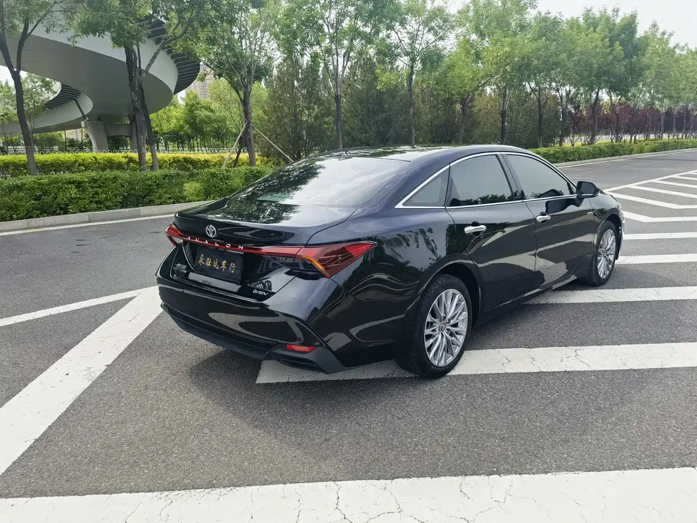 Toyota Avalon 2024 Hybrid 2.0L Luxury Edition фото 6