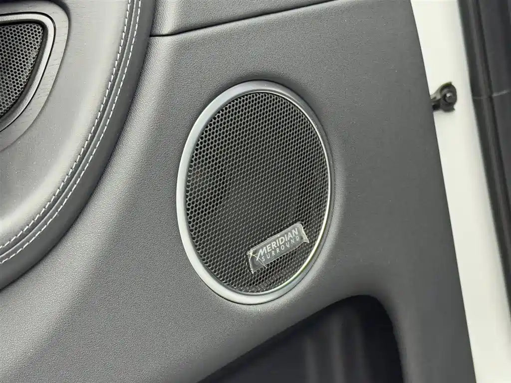 Land Rover Discovery Sport 2024 Luxury Custom Edition фото 15