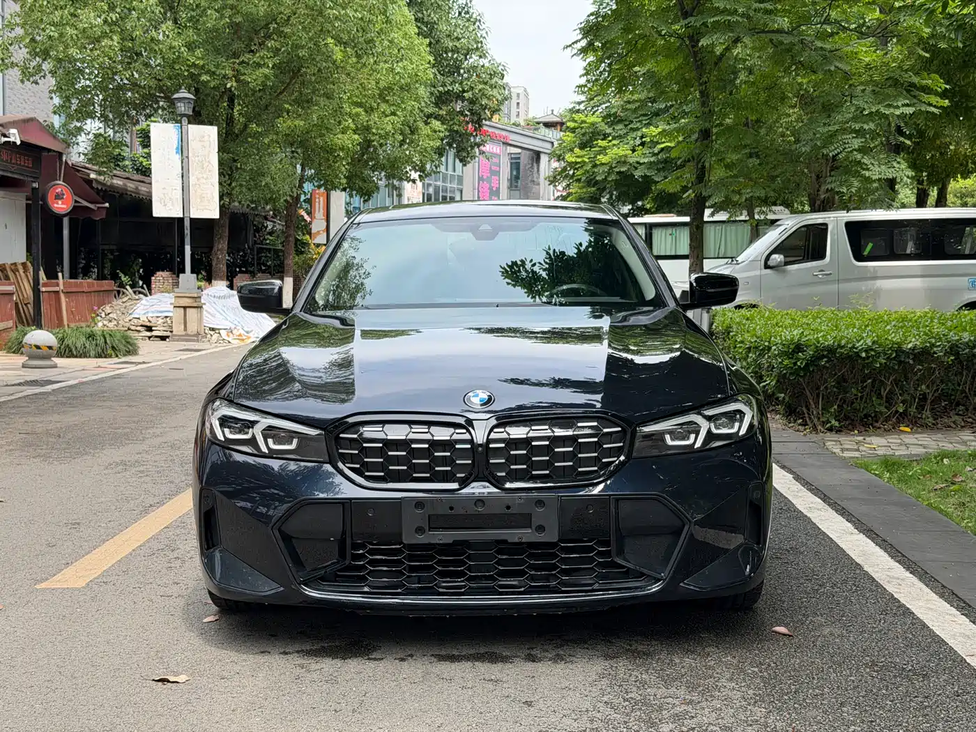 BMW 3 Series 2023 325Li M Sport Black Night Package фото 2