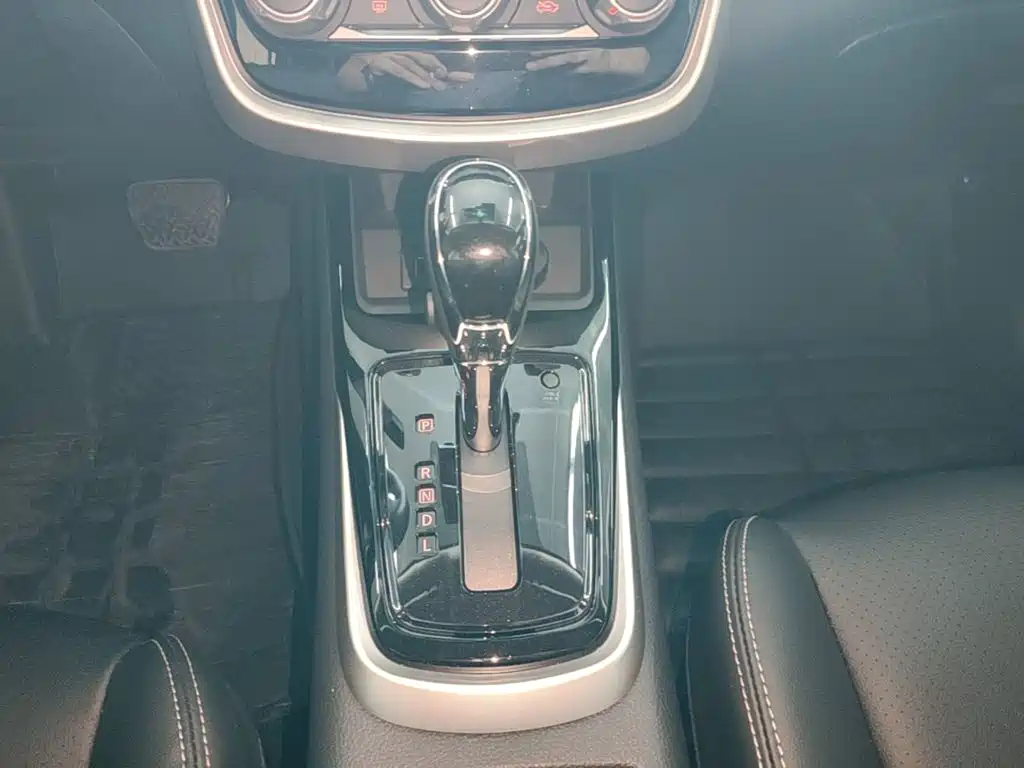 Nissan Tiida 2024 2024 1.6L CVT Smart Drive Edition