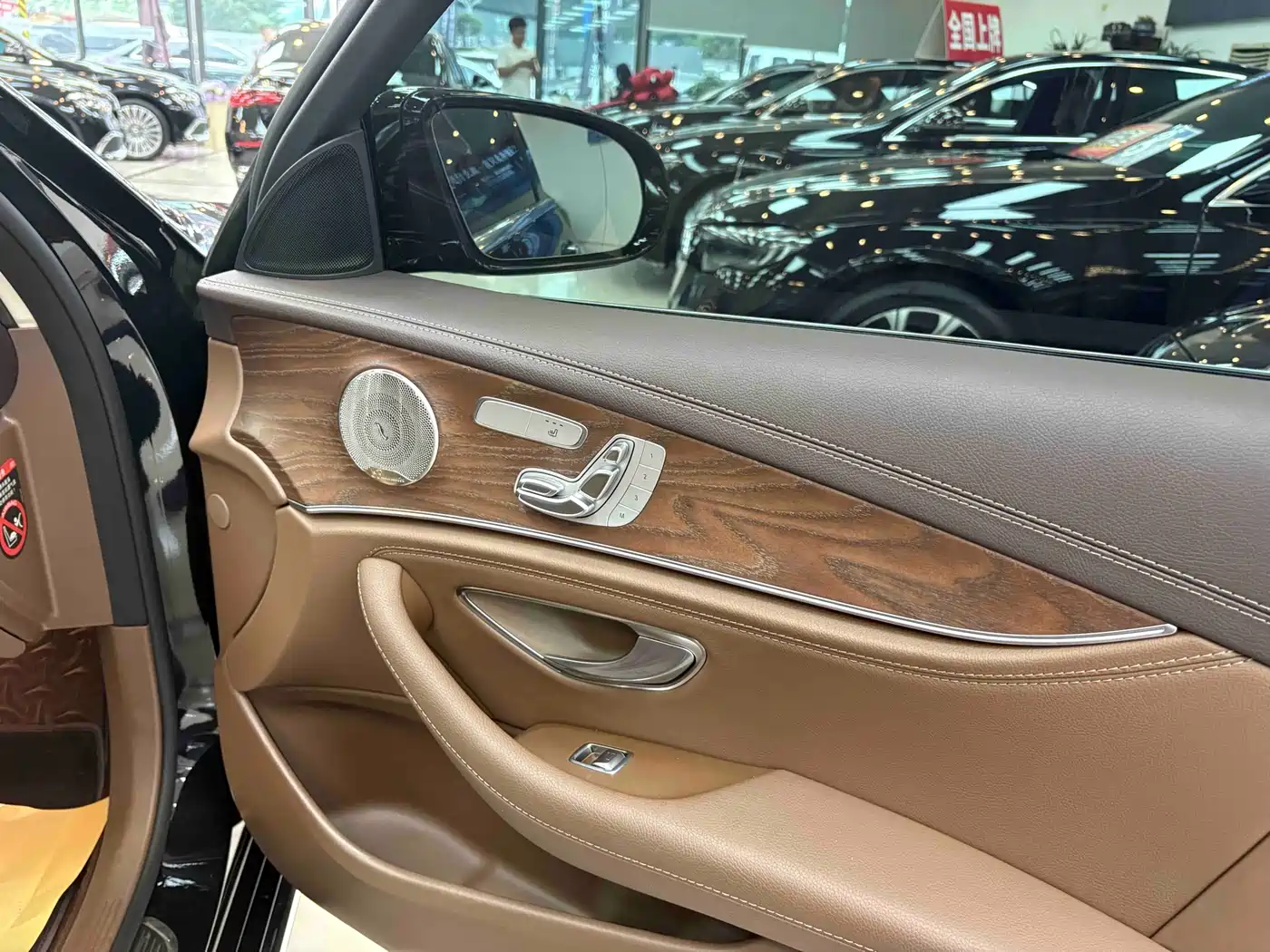 Mercedes-Benz E-Class 2023 E 300 L Luxury фото 6