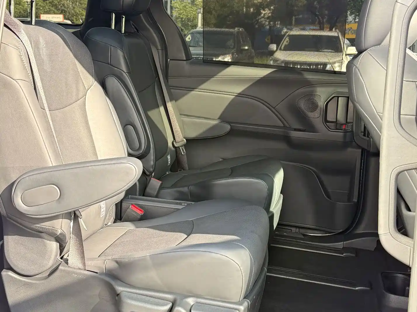 Фото 7 - Toyota Granvia