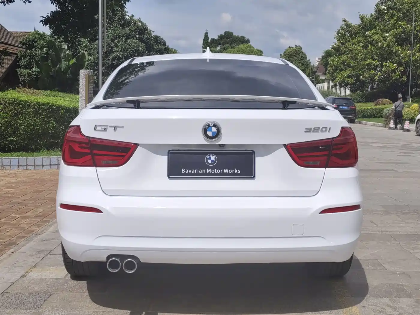 BMW 3 Series GT 2018 320i Fashion фото 18
