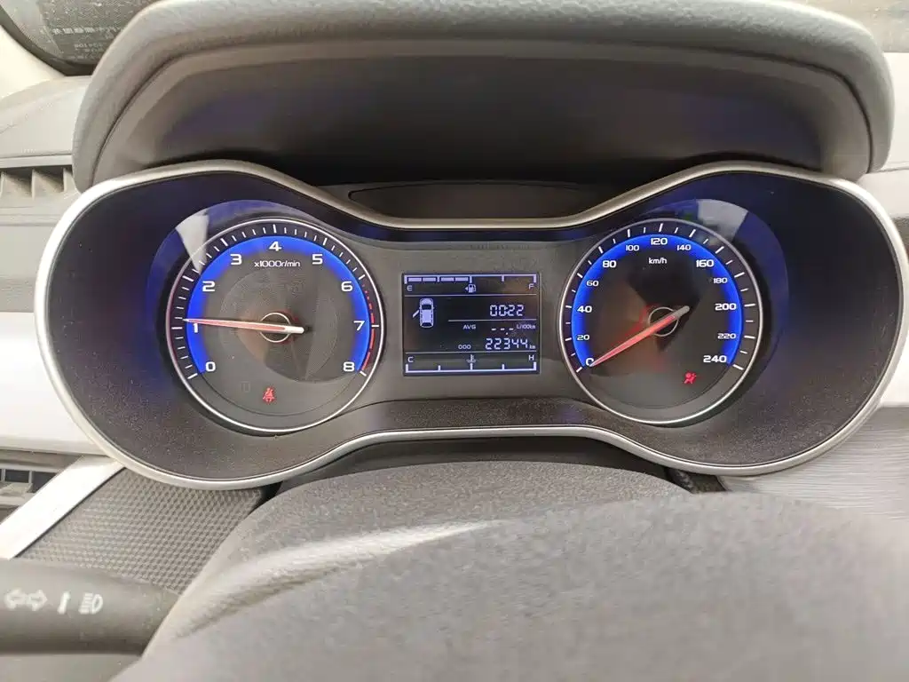 Фото 4 - Geely Vision