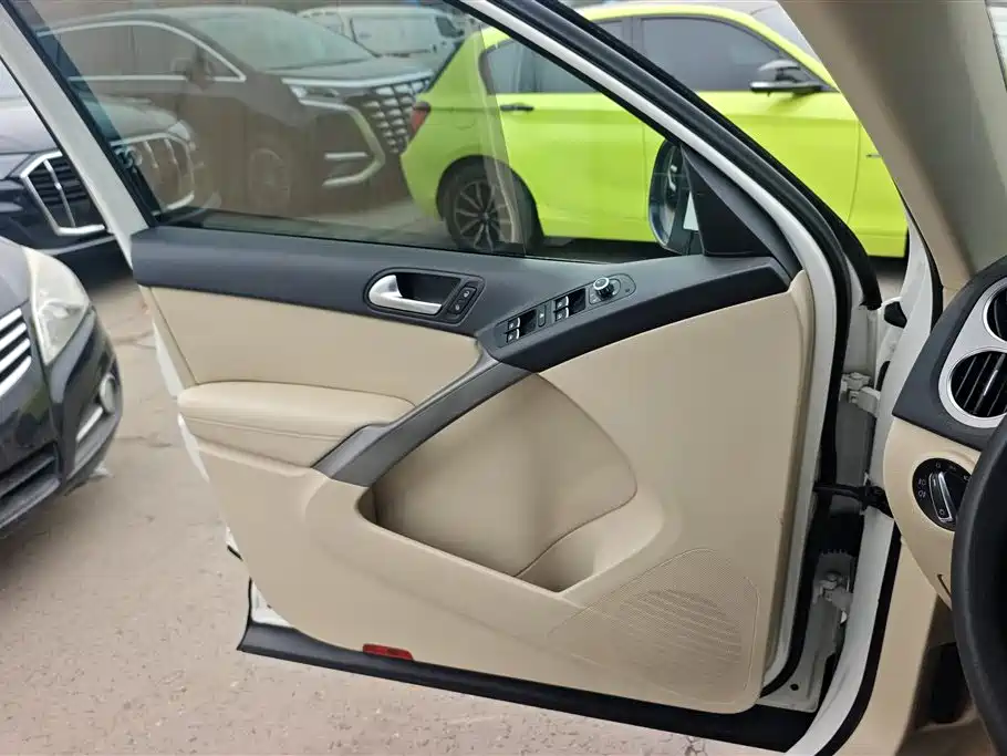 Volkswagen Tiguan 2012 2.0TSI Automatic 4WD Elite Edition фото 7