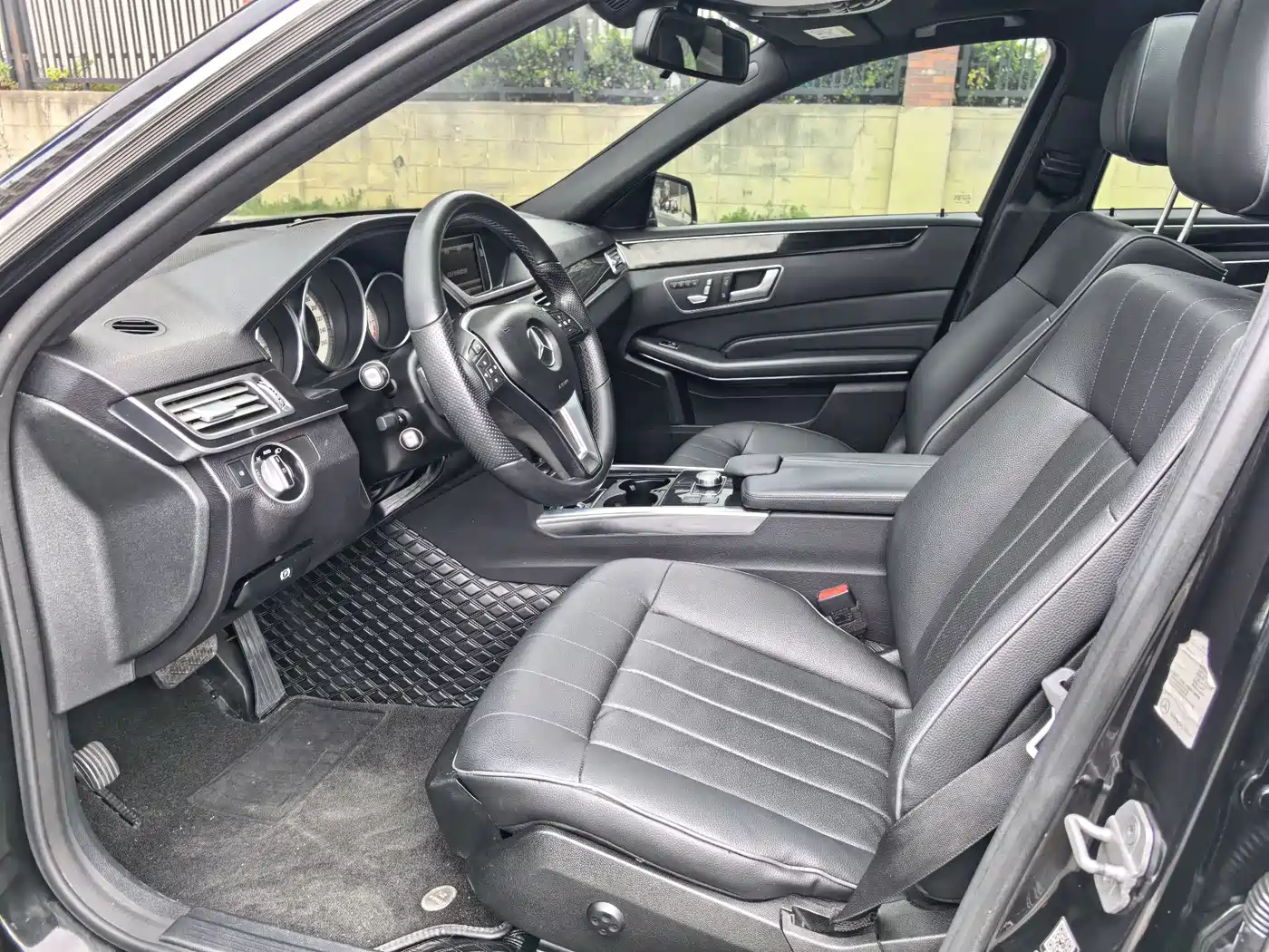 Mercedes-Benz E-Class 2015 E 260 L Sport Fashion фото 5