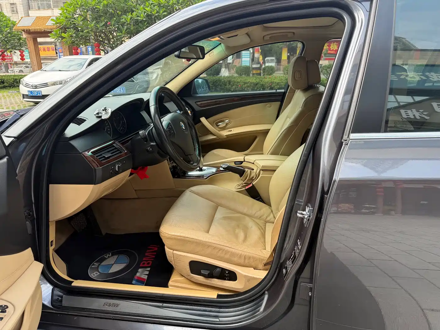 BMW 5 Series 2008 523Li Luxury фото 7