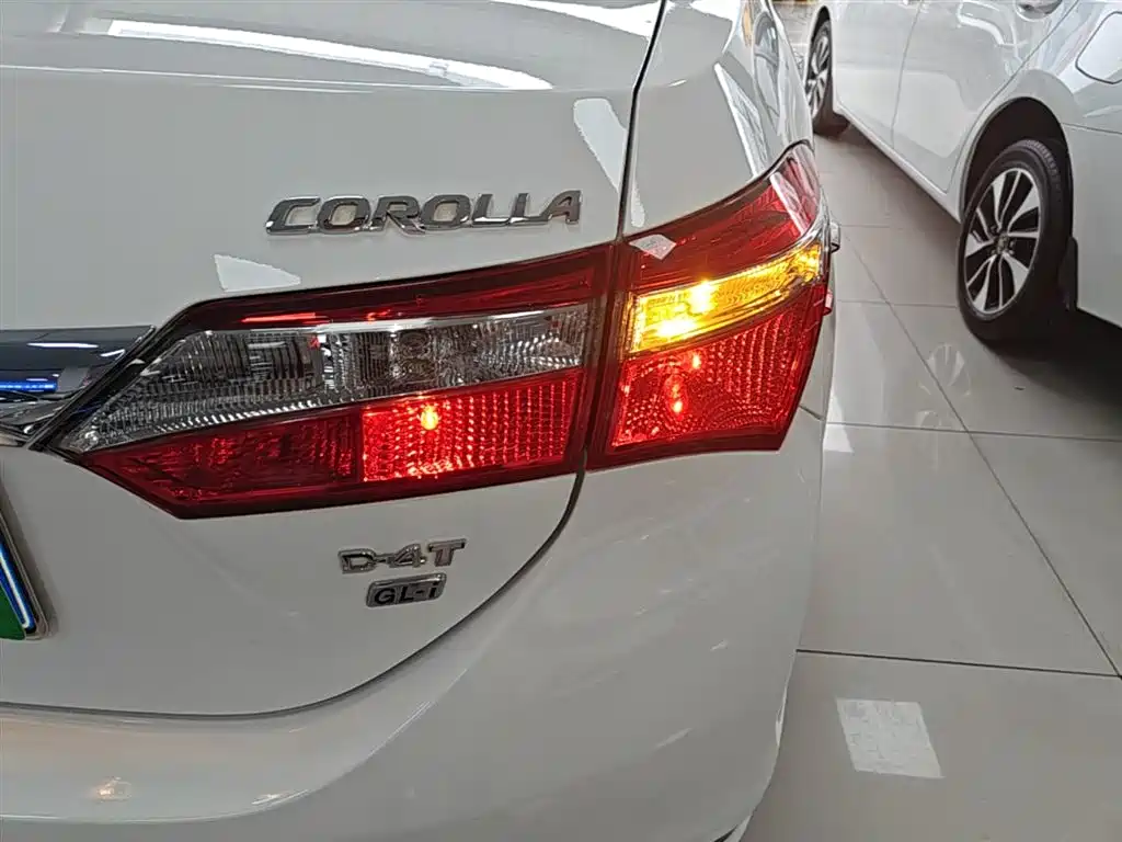 Toyota Corolla 2018 1.2T S-CVT GL-i Smart Shine Edition фото 8