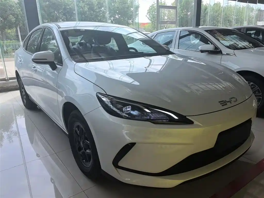 BYD Hai Bao 05 DM-i 2026 DM-i 128KM Luxury фото 4