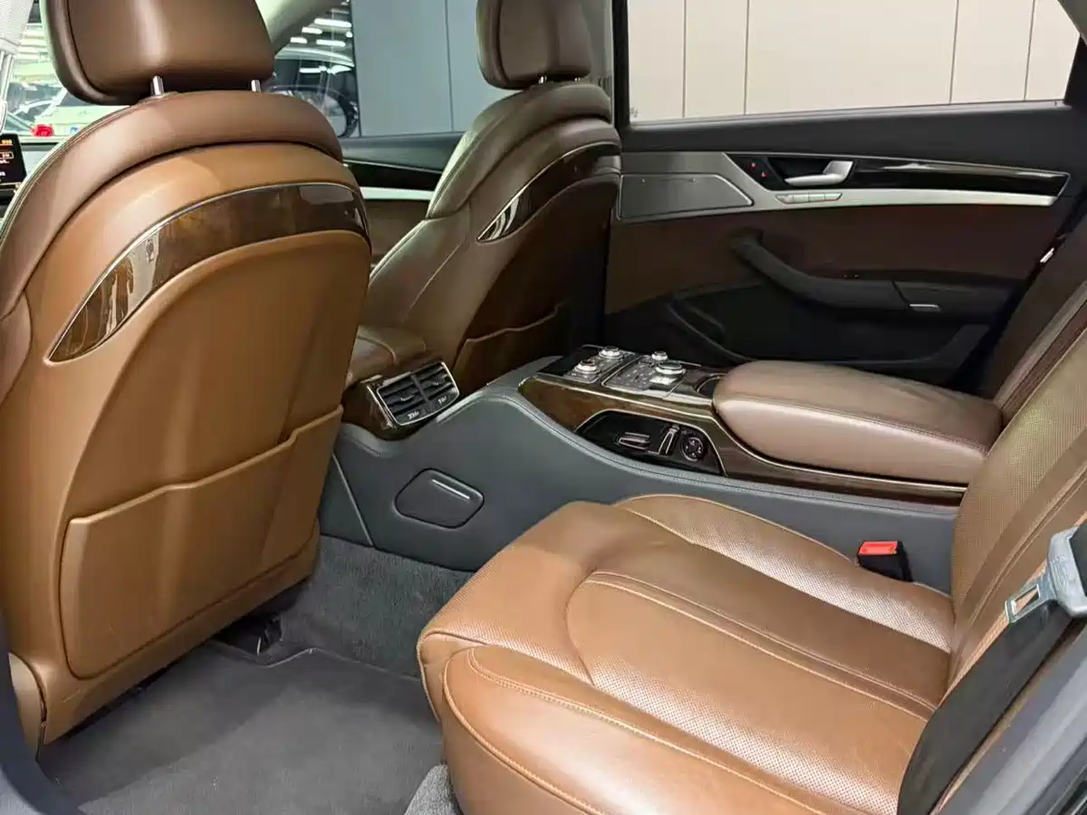 Audi A8 2013 A8L 45 TFSI quattro Luxury фото 7
