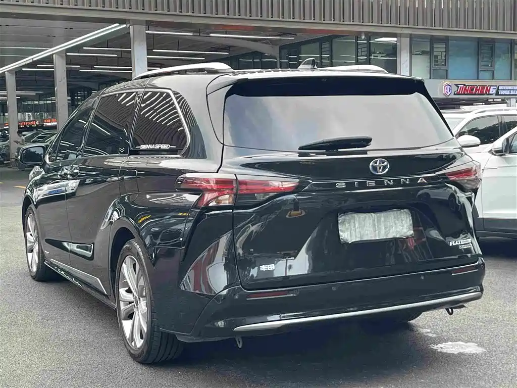 Фото 5 - Toyota Sienna