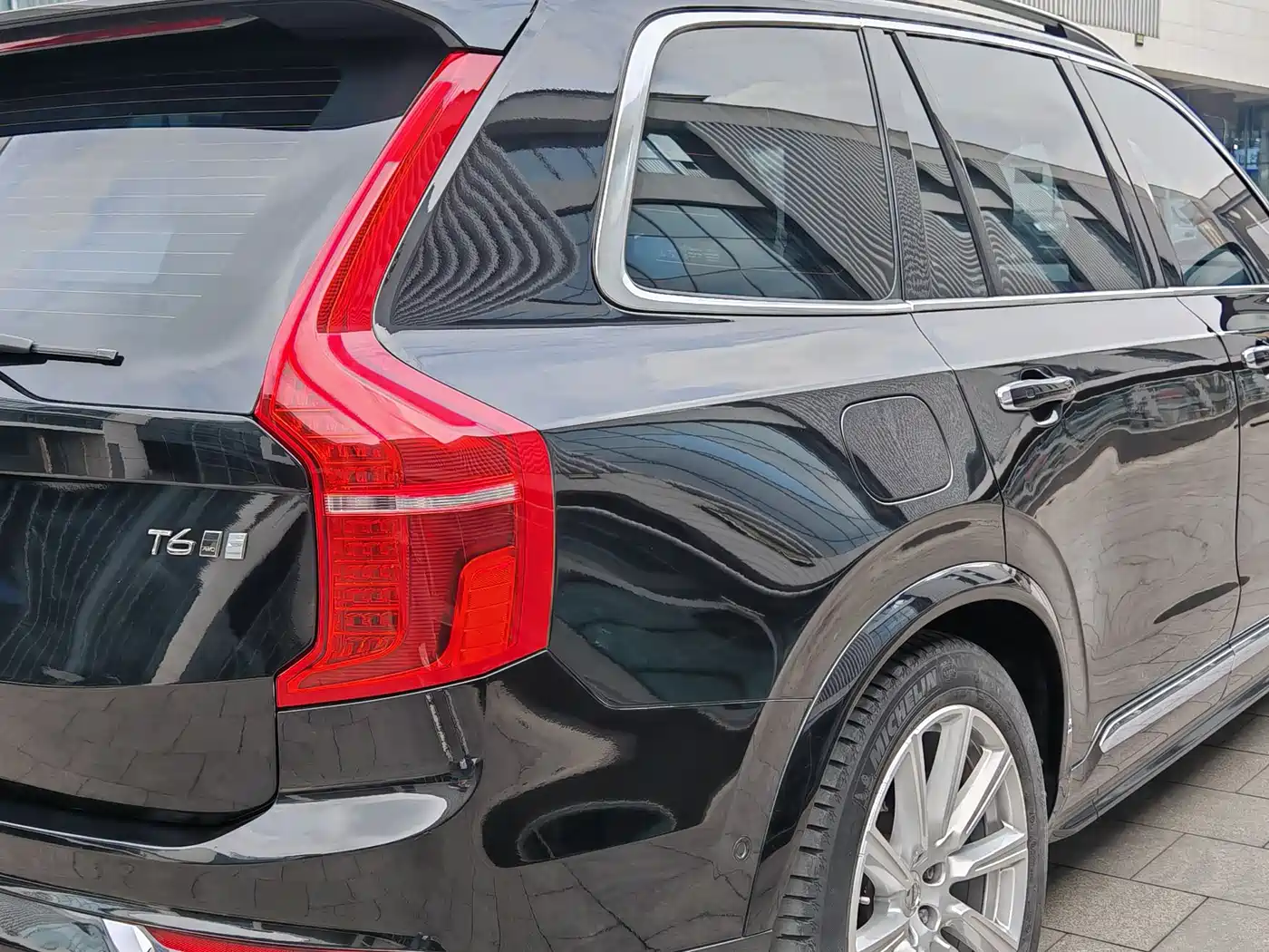 VOLVO XC90