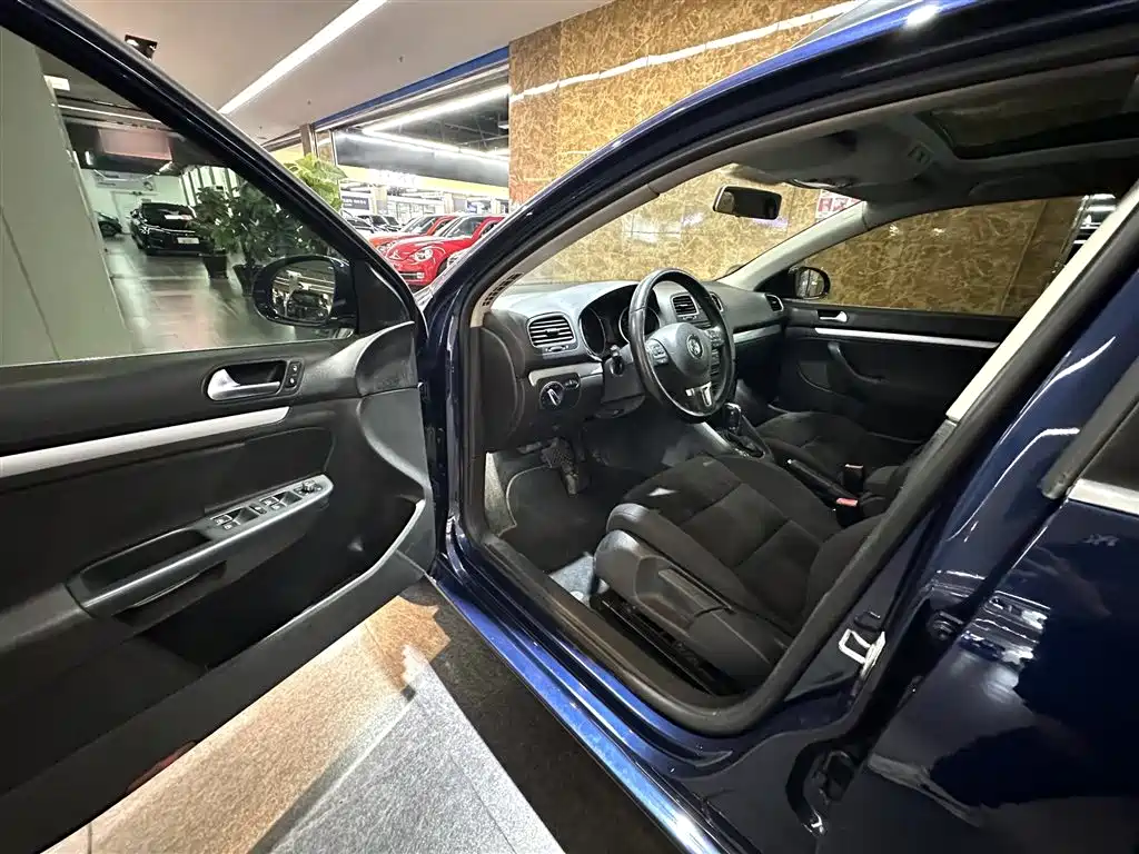 Volkswagen Golf (Import) 2011 1.4TSI Comfort Wagon фото 13