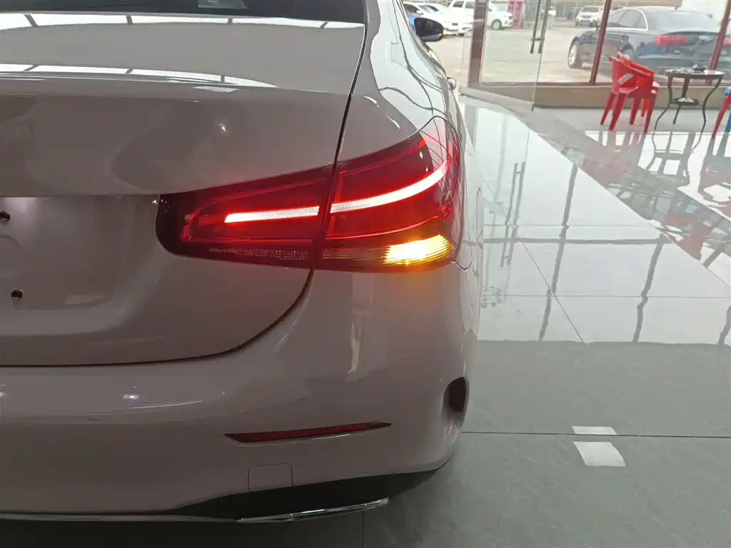 Mercedes-Benz A-Class 2021 Facelift A 180 L Sport Sedan фото 23