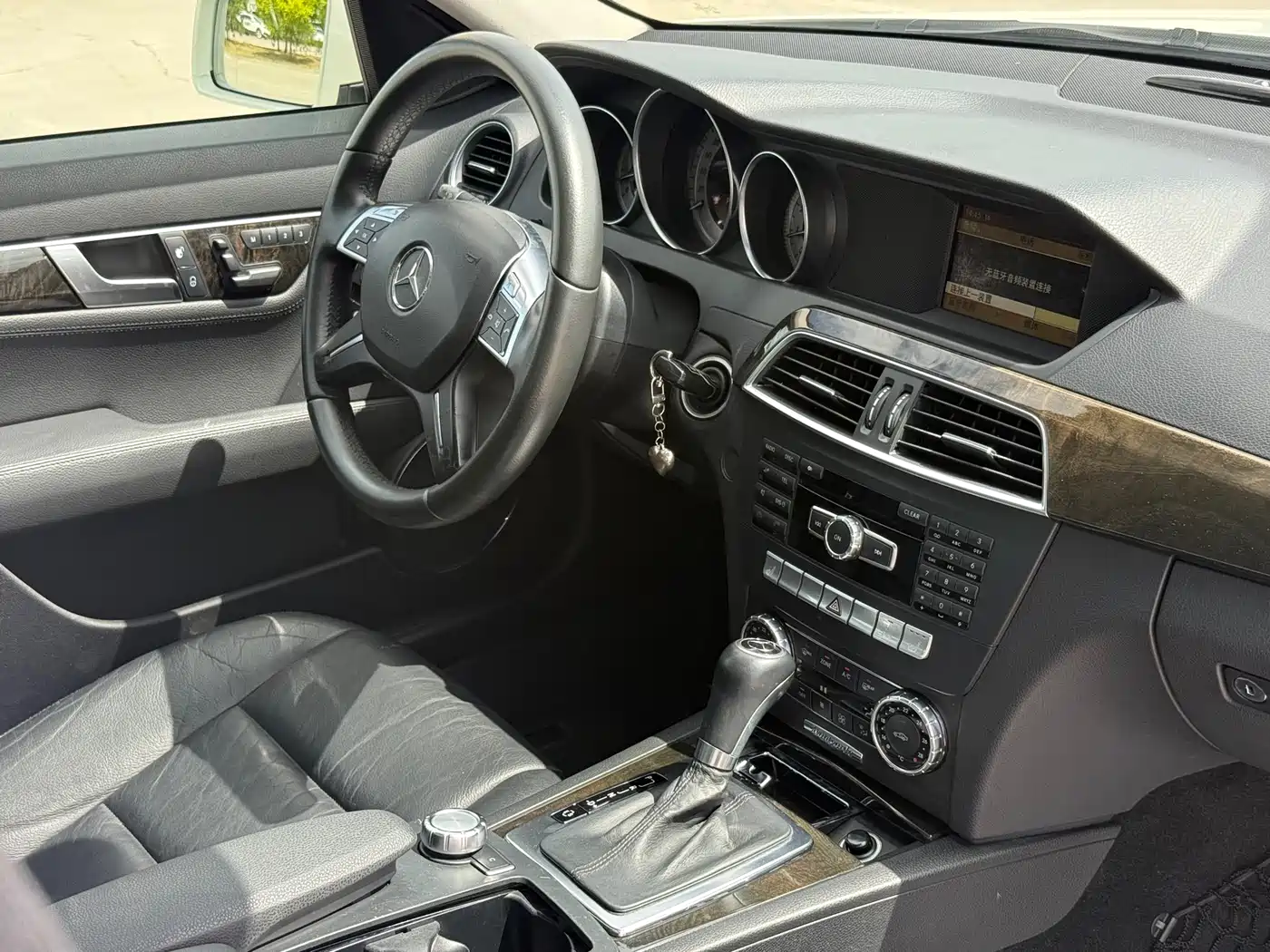Mercedes-Benz C-Class 2011 C 200 CGI Fashion фото 34